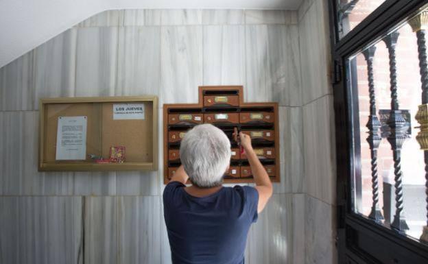 ¿SE PUEDE COLGAR LA LISTA DE LOS VECINOS MOROSOS EN EL TABLÓN DE ANUNCIOS DE UNA COMUNIDAD DE PROPIETARIOS?